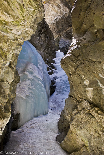 Frozen Zapata Falls