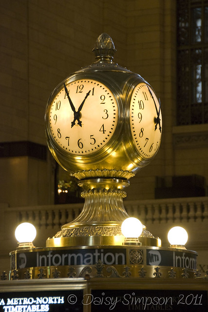 d9 grand central clock