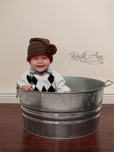 Smile-bucket-christmas-hat