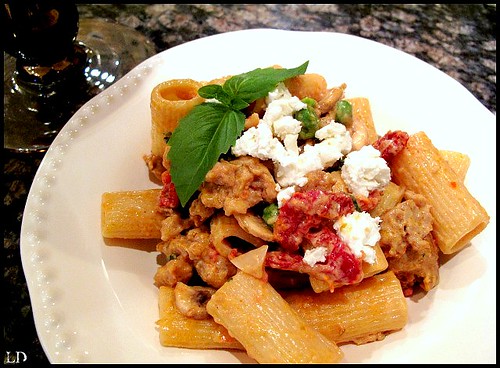 rigatoni with sausage and goat cheese1