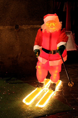 The Legend of the 4 Crazy Santas - Pavement-skiing Santa