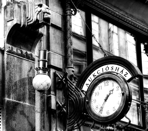 Lion and clock. Budapest. León y reloj