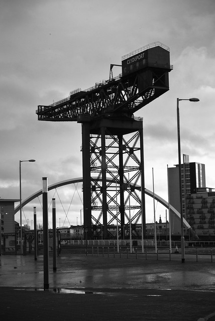 140111_ the Clydeport crane & Squinty Bridge #1