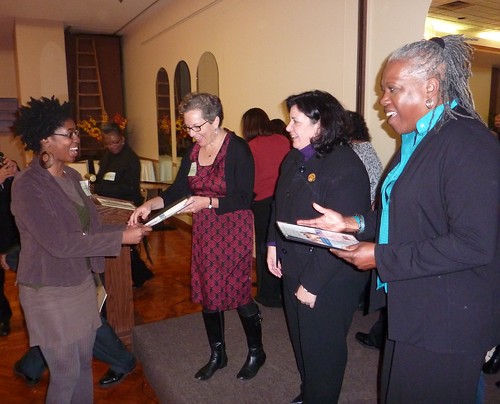 Chicago Public School teachers submit Healthier US School Challenge applications for gold awards to USDA’s Audrey Rowe, Healthy Schools Campaign’s Rochelle Davis, and Chicago Public Schools’ Louise Esaian at a November event hosted by Healthy Schools Campaign.