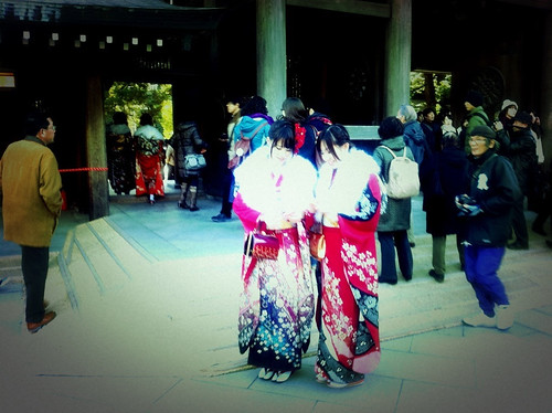 Kimono girls at Meiji shrine