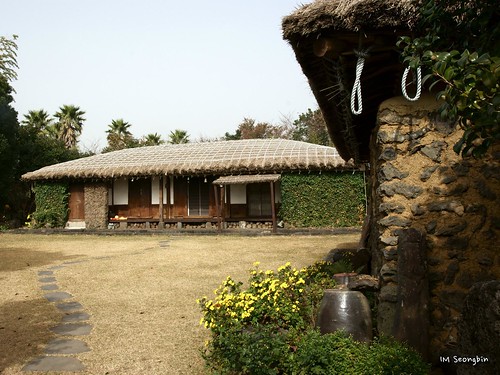 Thatched House (초가집)