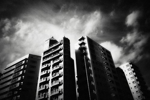 フリー写真素材|建築・建造物|高層ビル|日本|東京都|モノクロ写真|