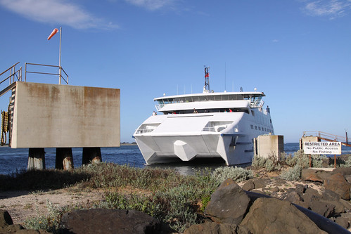 MV Sorrento arrives at the Queenscliff ferry berth