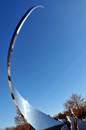 Dulles Air Museum sculpture