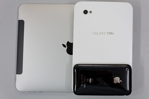 Samsung Galaxy Tab - size compare to iPad and iPhone 3GS