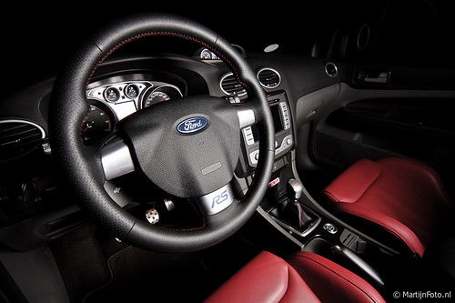 Ford Focus RS500 Interior Lit with a 580EX in a 40x40cm softbox 