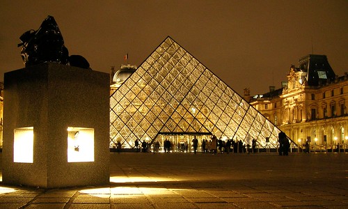 Paris :: Louvre by Waldir PC ♥ Ana Claudia Crispim