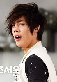Kim Hyun Joong Yawning 5