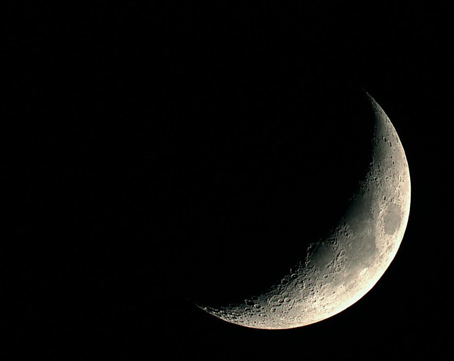 moon 09Jan2011 iso400 COL