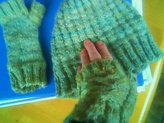 spring hedge hat and gloves 2