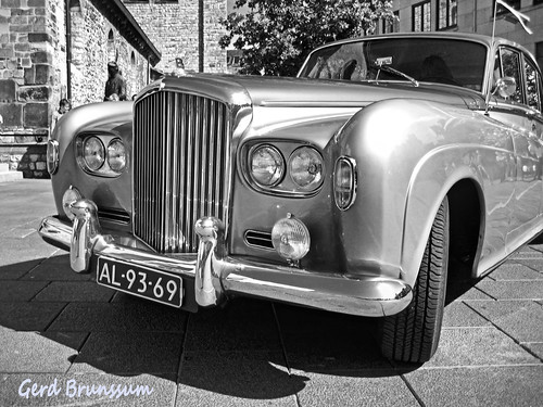 Bentley S3 Saloon 1963. For wedding couples!