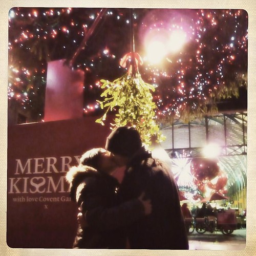 A kiss under the kissmas tree