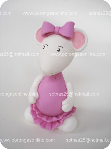 decoset toys features nice pink cake modelled from Angelina+ballerina+cake+