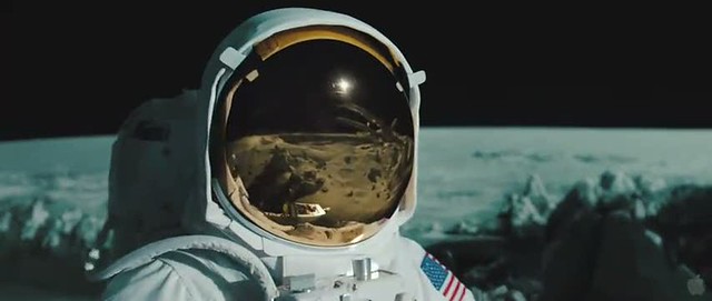 Reflejo Nave en el casco del astronauta