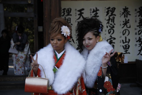 Ganguro girls in kimono