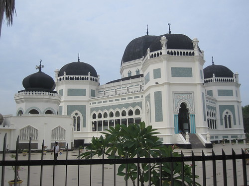 Medan Mosque by Rolling Okie
