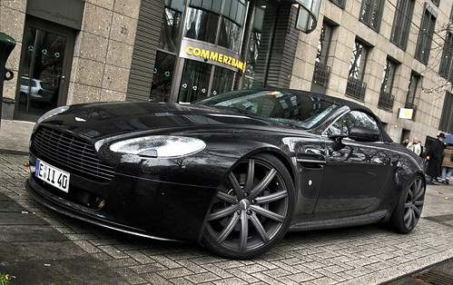 Kahn: Aston Martin V8 Vantage