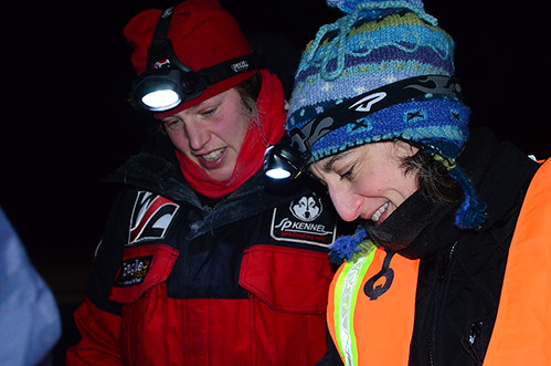 YQ300 mushers leave for Stepping Stone