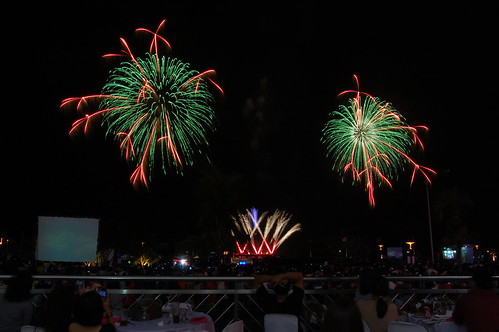 Pyromusical 2011 Fireworks SM Mall of Asia Spain vs Korea (52)