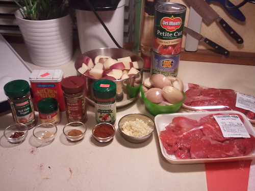 All the ingredients for beef tagine with red potatoes!