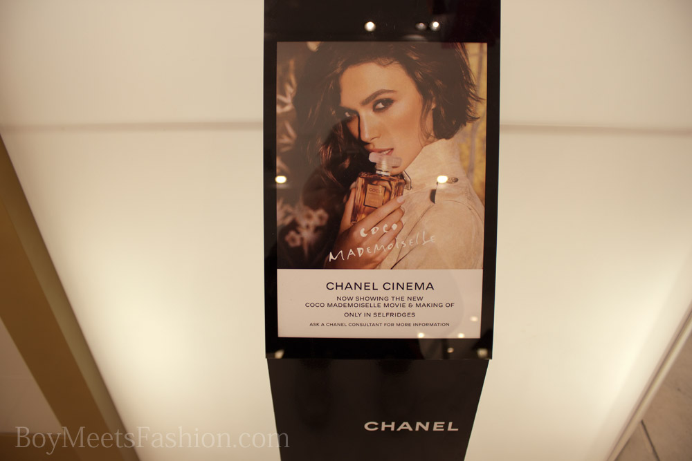 A mini CHANEL cinema at Selfridges promoting Coco Mademoiselle, featuring Keira Knightley