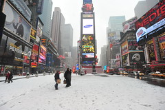 SNOW DAY in TIMES SQUARE 2011 - Manhattan,...