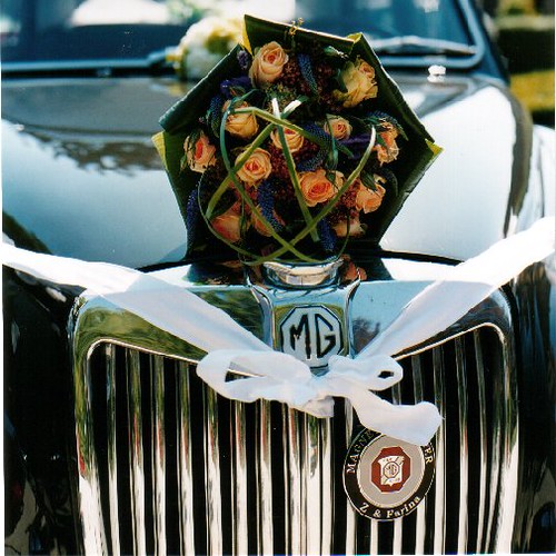 wedding car flowers