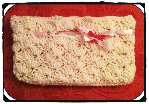 romantic crochet neceser
