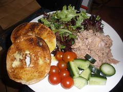 Toasted bagel & tuna salad
