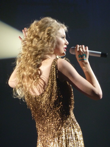 Taylor Swift 06 - Live in Paris - 2011