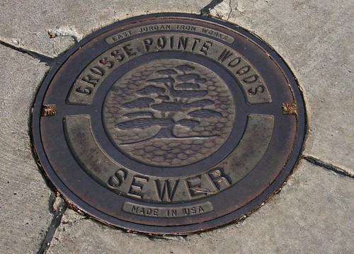 Grosse Pointe Woods Manhole Cover
