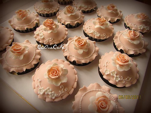 Peach Roses Wedding Cupcakes