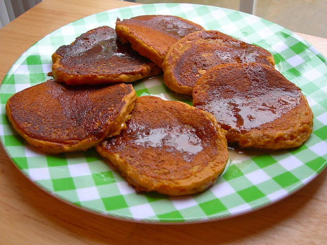Pumpkin Gingerbread Pancakes (vegan, gluten free)