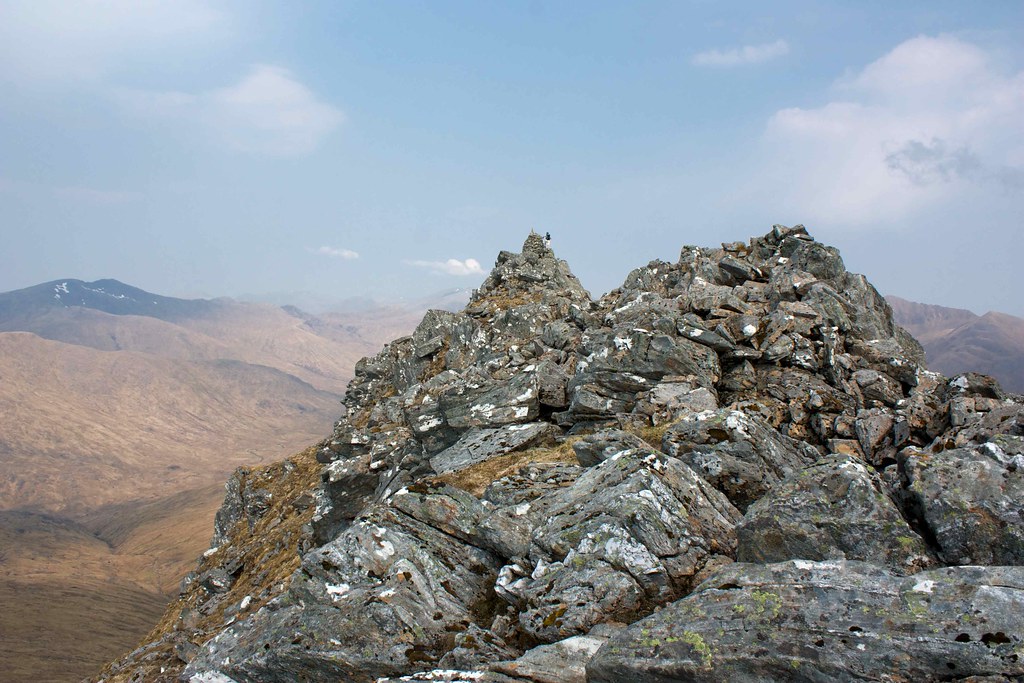 Spur ridge to summit of Sgurr a' Bhealaich Dheirg