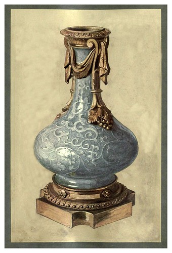 003-Florero chino en porcelana celadón -A book of porcelain…1910-William Gibs