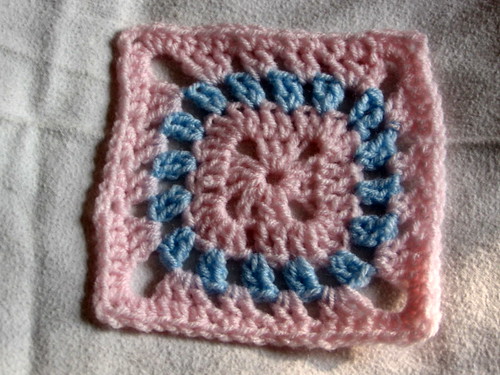 Smoothfox's Flower Button Granny Square