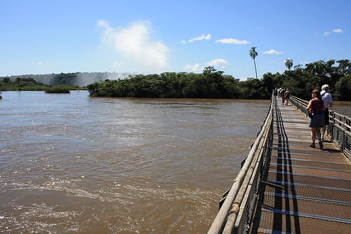 Pasarela sobre el río Iguazú