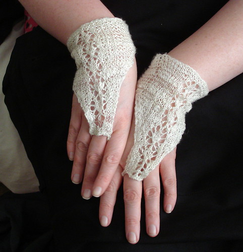 Free pattern fingerless cuff gloves mitts silk lace fingering weight