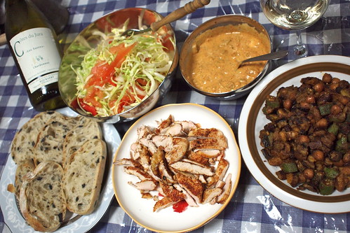 宮城の森林鶏のケバブ風と豆とオクラのマサラ炒め