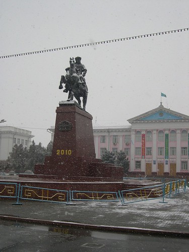 Snowy Horse Statue ©  upyernoz