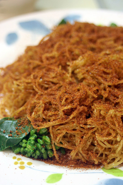 Ha zi lo mein - dry noodles with dried shrimp roe