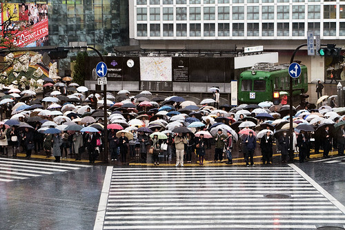 Shibuya crossing, Tokyo (by: Curt Smith, creative commons license)