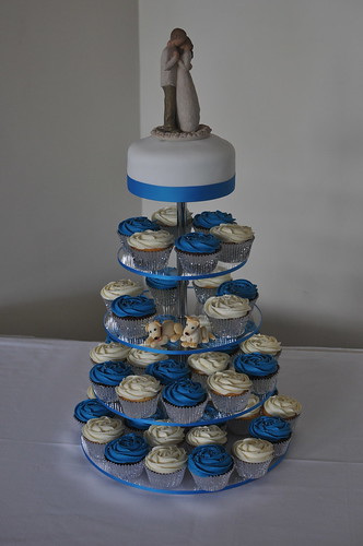 Turquoise and silver wedding cupcakes