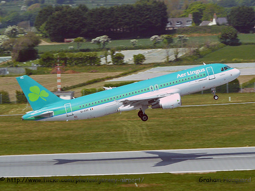 EC-CVC Airbus A320-214 by Jersey Airport Photography