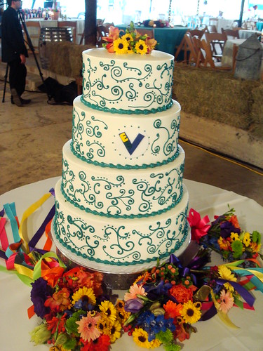 saratsweddingcake3 lavender wedding cake